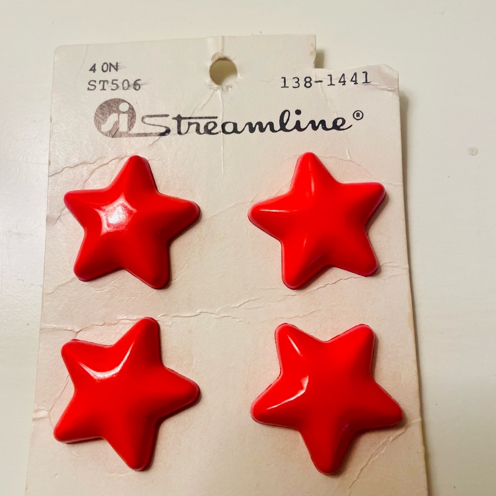 Streamline Red Star Buttons New on Card Old Stock 1960’s